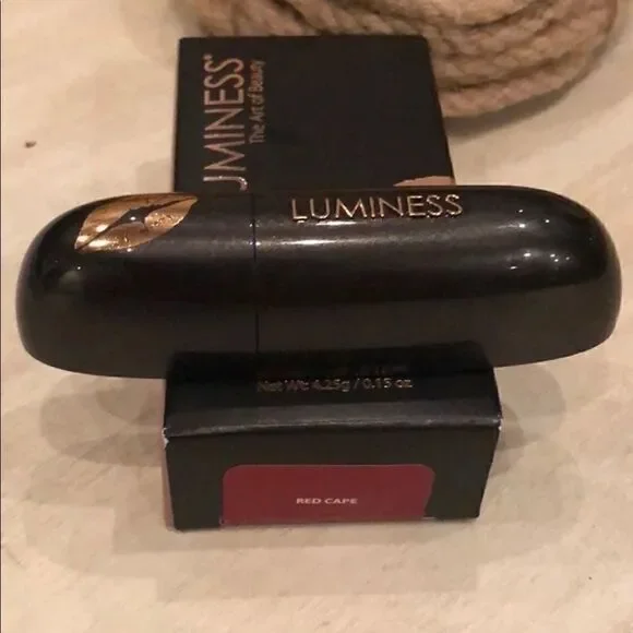 NEW Luminess creme confession lipstick in Red Cape - Picture 4 of 6